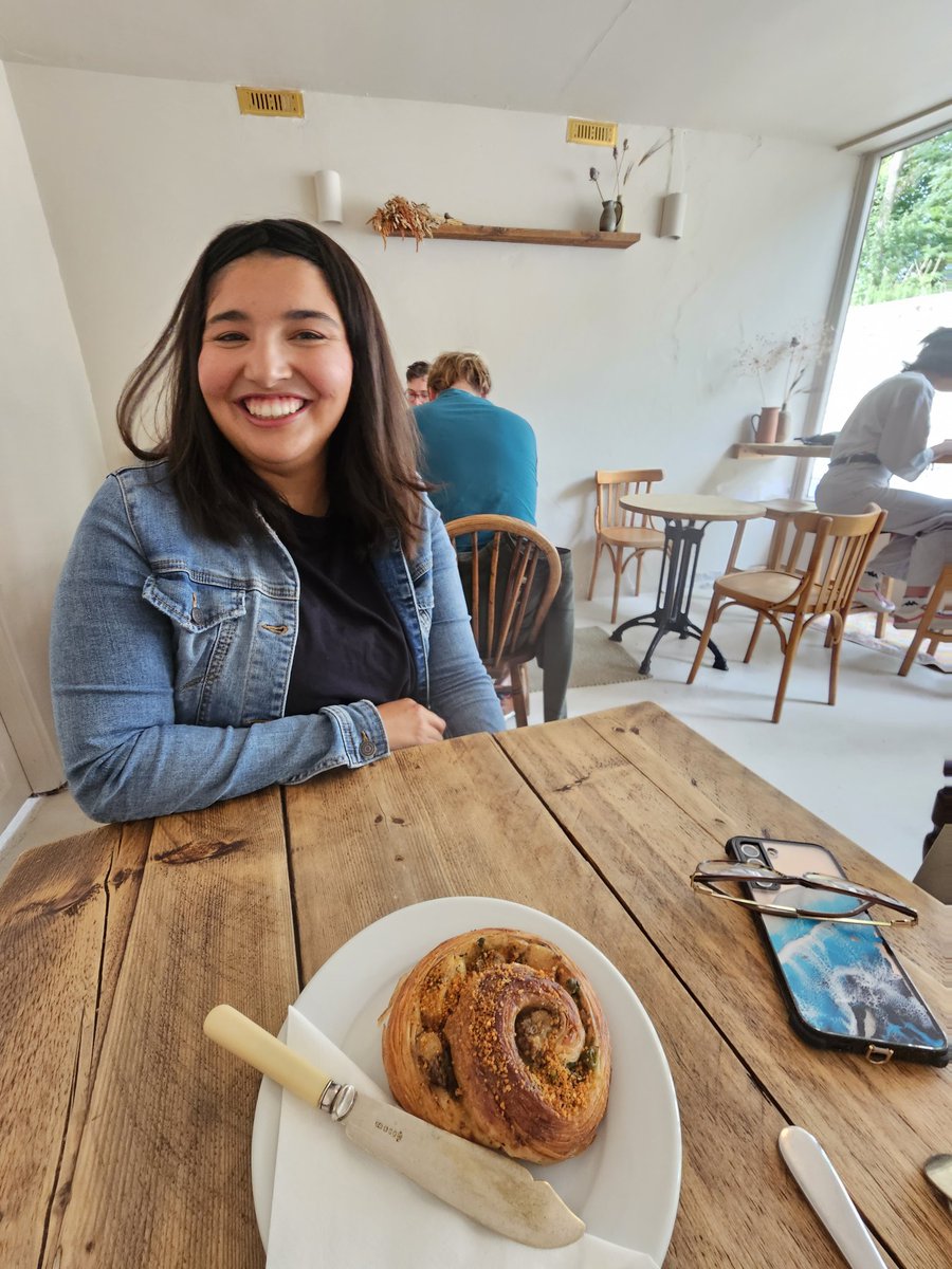MattAlpin's tweet photo. @LeeBraganza You need to try this. 9.7/10. Good level of spice, excellent filling-pastry ratio, good crunch. Lucy loved it https://t.co/2YarxL5NiP