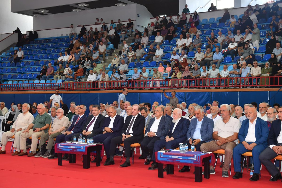 ahmetmgenc's tweet photo. Erzurum Üniversiteleri Mezunları MTTB Camiası 22. Vefa ve Kardeşlik Buluşmaları programına katıldık ve selamlama konuşması yaptık. Kıymetli hocalarımıza ve misafirlerimize katılımlarından ötürü teşekkür ediyorum. https://t.co/1RBUfzqMgW