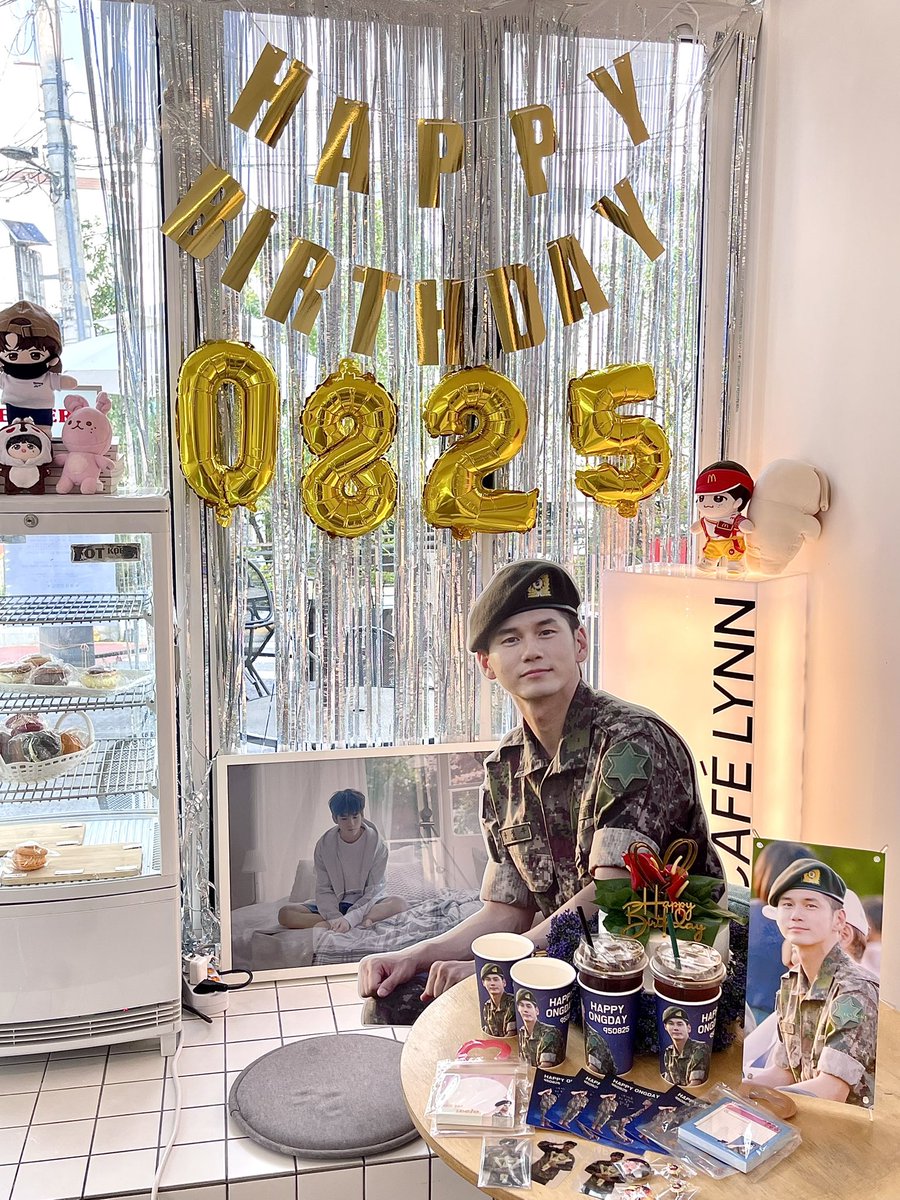 OngSuriii's tweet photo. 예쁜 생카 다녀왔어옹~🥰🎂🎉

#옹성우 #옹성우생일카페 
#ONGSEONGWU 
#카페린_옹성우 https://t.co/GanjCnxFTq