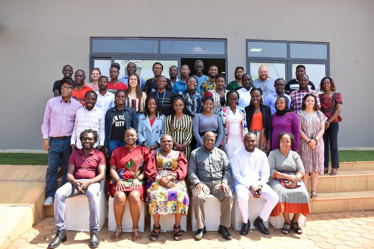 As we bid adieu to this remarkable #OH4DSummerSchool23 journey, our appreciation goes to the <a href="/VolkswagenSt/">VolkswagenStiftung</a>, who funded this idea to become a reality, our host <a href="/Luanarofficial/">Luanar</a> and the other partners:  <a href="/UniHohenheim/">Uni Hohenheim</a> , <a href="/uni_tue/">Universität Tübingen</a> , <a href="/KUHeS_mw/">Kamuzu University of Health Sciences</a>
Together, we're shaping a healthier world!