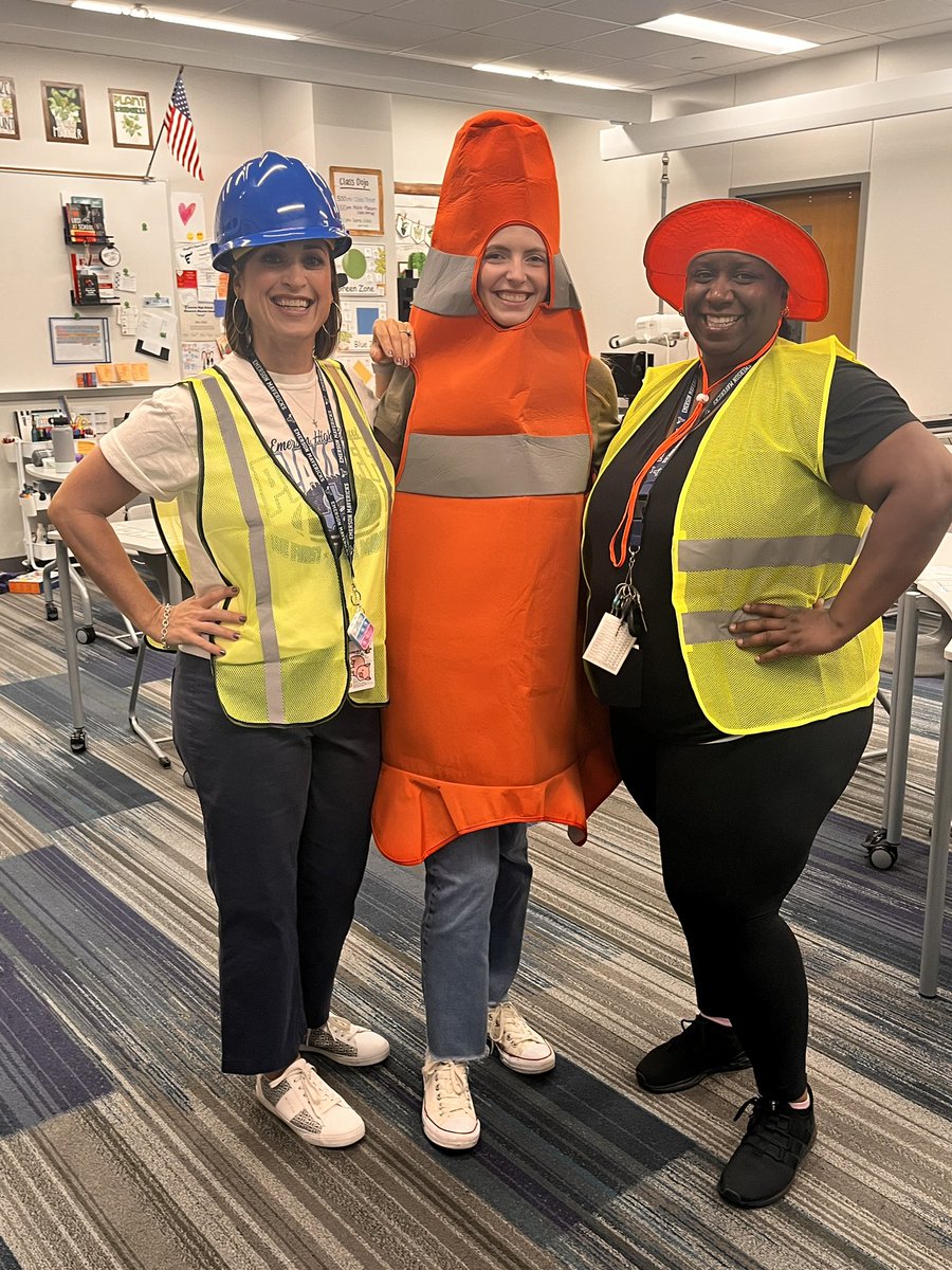 hoyt_teacher's tweet photo. The best part of this theme day was that half of my kids did not even acknowledge the costume ๐๐ #ConstructionDay #WeWereBuiltForThis https://t.co/9wxYTjIqg2