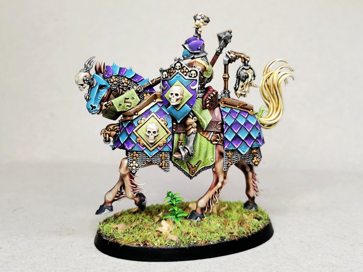 Just painted this Freeguild Cavalier from the new Cities box that GW kindly sent me.

Almost no neon colors - what do you think?

There's a tutorial for it on my YouTube channel 😊

#warhammer #warhammercommunity #gamesworkshop #AdWIP #aos
