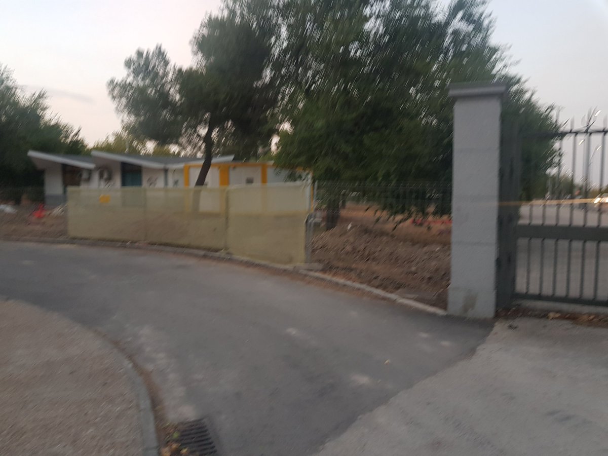 AreaRecreoVid's tweet photo. El ayuntamiento de @MADRID sigue destruyendo nuestros parques, en el nuestro sigue sin haber un cartel infomativo de transparencia, sigue  saltandose la legalidad @AlmeidaPP_ @InmaSanzO @bcarabante siguen en su afan de destruir #CasaDeCampo #SalvemosNuestrosParques https://t.co/6B7csDLOHH