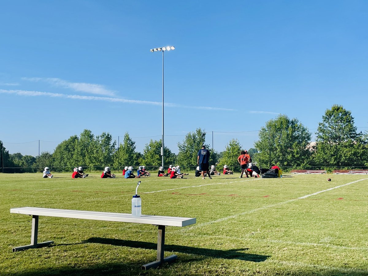 GHSCoachDillin's tweet photo. A little Saturday morning practice before it heats up! 🔴🐘🏈 #6uRedElephants #GoRedElephants https://t.co/z24u1ouJah