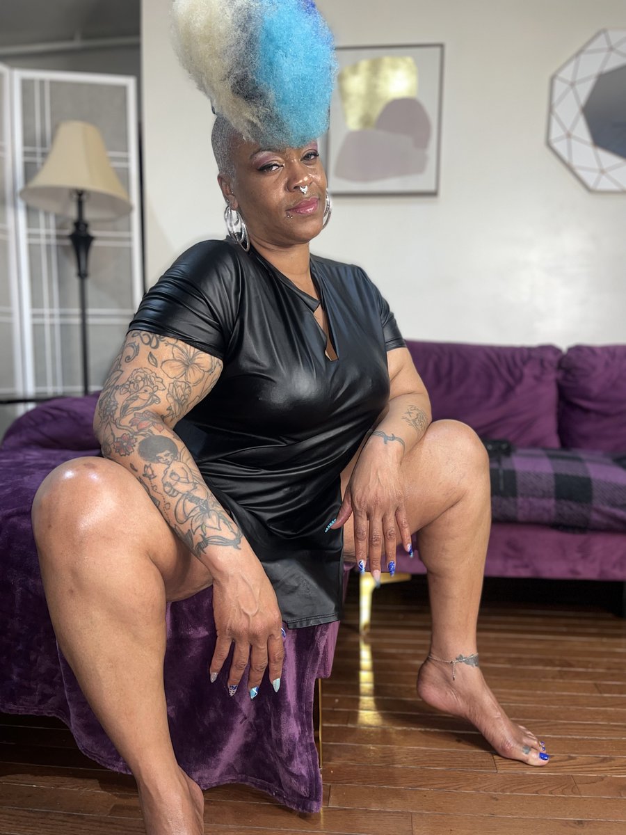 Which Way do you like your Mistress⁉️😍🤤

Naughty Vs. Nice