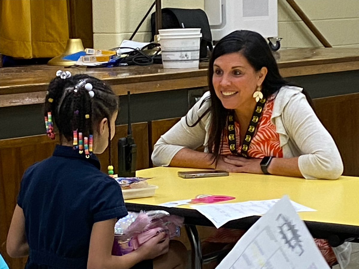 That moment when a student wants to talk to you because you look exactly like the teacher she had last year at her other school. Then you find out she had your twin sister as a teacher! Her excitement was priceless! ❤️ #WeAreJCPS