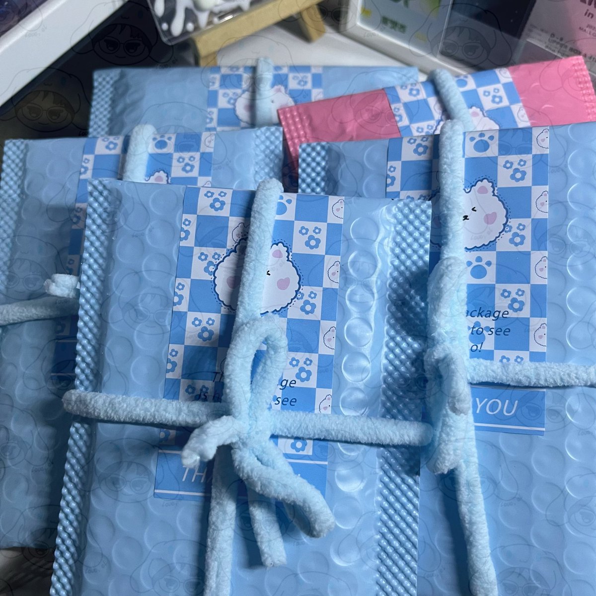 withloveriel's tweet photo. ( 📦 . . . ) re: shipment 

all orders have been packed !

for those who already c/o, i have scheduled your order for pickup on monday.

for those who haven't c/o yet, next shipment will be next weekend.

thank you so much for your trust and patience ☻ ~

[ #rielupdates ] https://t.co/X1gq9jts0W