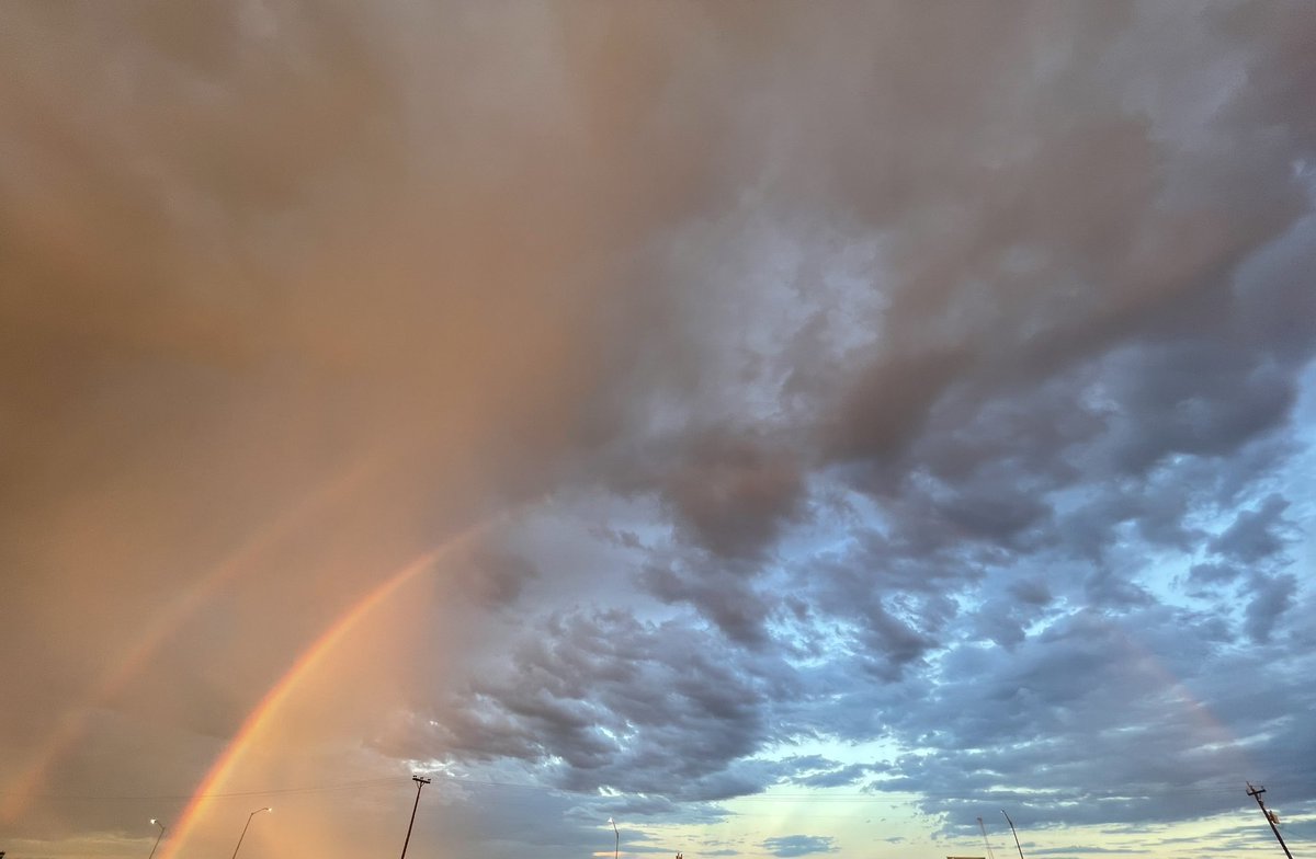 Alycat99Young's tweet photo. Gorgeous sky this morning. https://t.co/SAaAsmDPte