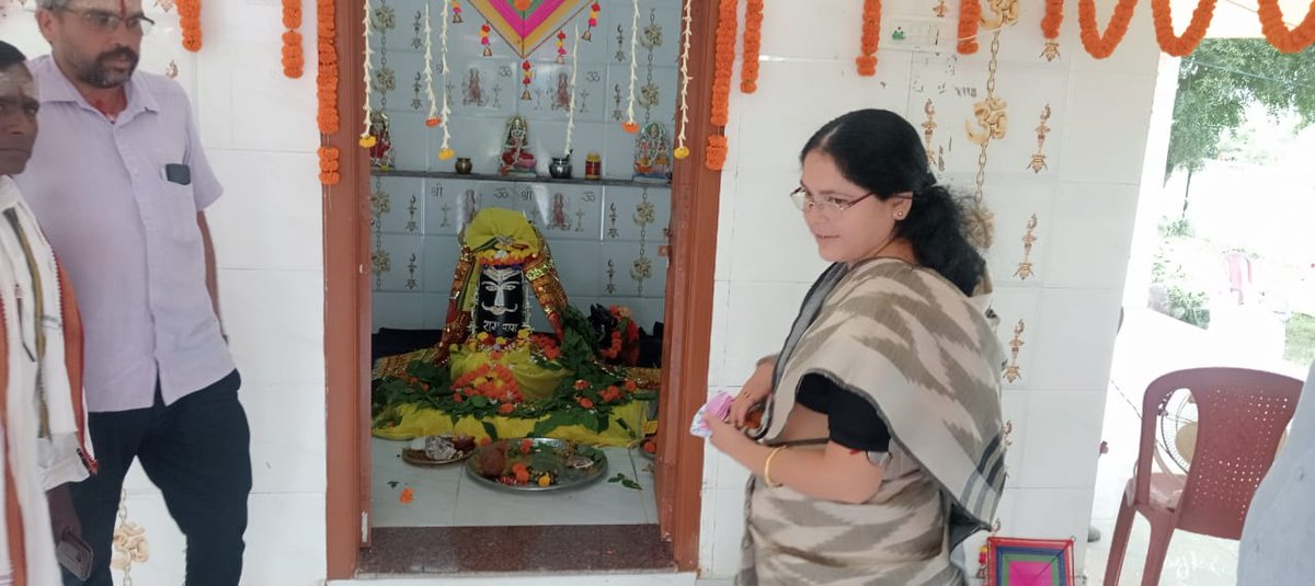 vananchal24tv's tweet photo. चांडिल:ईचागढ़ थाना परिसर में हुआ रूद्राभिषेक ,विधायक हुए शामिल... https://t.co/L1UvKfR7X0 https://t.co/AGi9xiYFqf