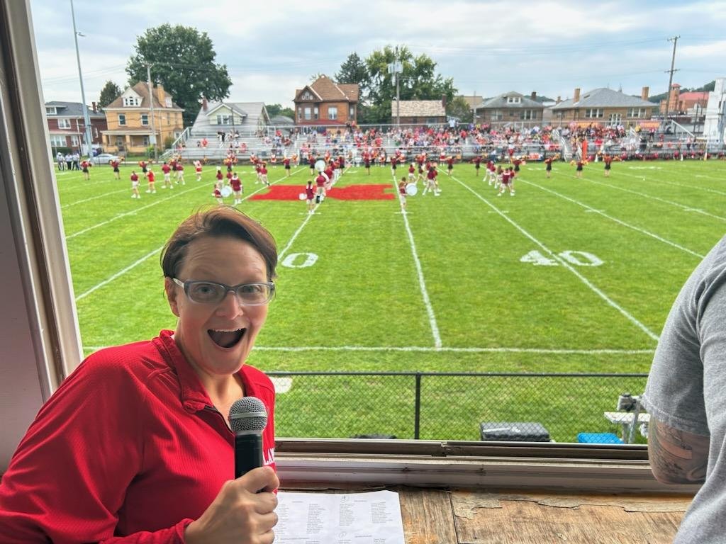 DrSmithFCAHS's tweet photo. What a great way to end the first week of school with a pregame Meet the Flames event @NorthgateProud! Our students are growing in numbers, character, and talent. #FlamesRising #ForgedinFire #StudentsFirstandForemost @RJLongNGSD @catoncurriculum @Jeff_Evancho https://t.co/8fjnuZXD6N