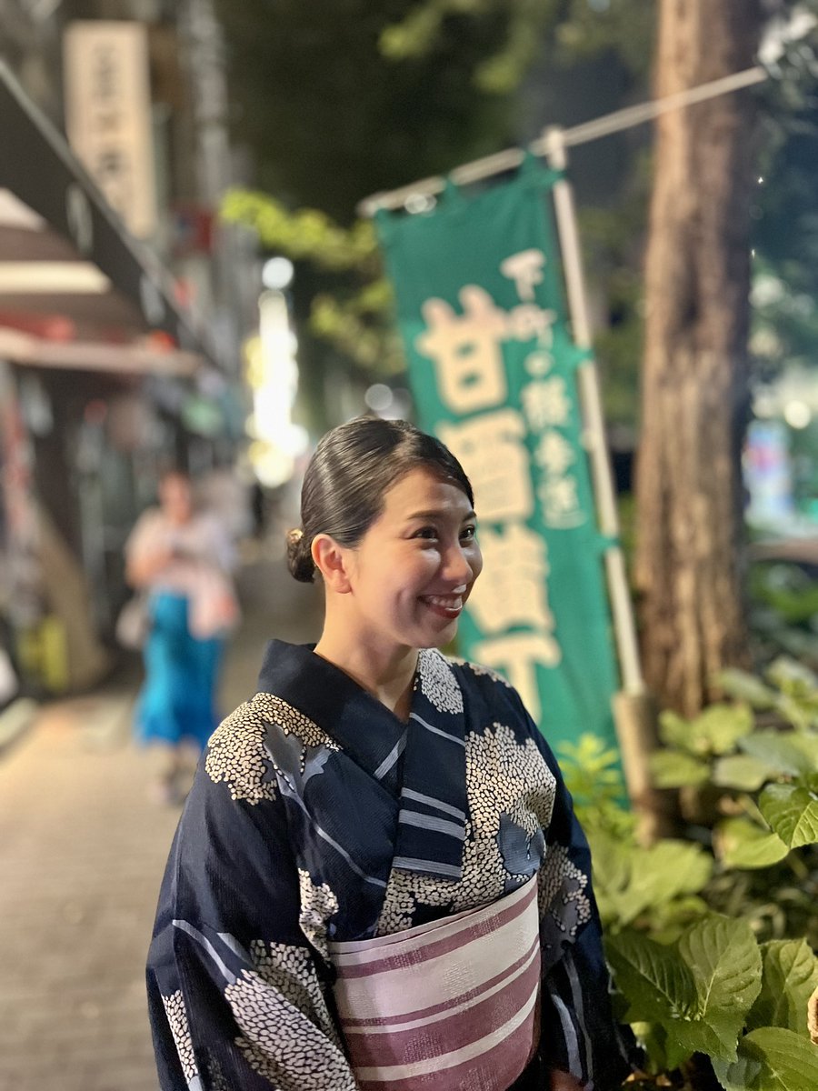 sing_spn's tweet photo. この夏最後の夜遊び🌻

まずは人形町 甘酒横丁ちょっと夜ふかし。初開催とは思えない賑わい！駅からの動線がまた楽しいですね。(ジョージさんご馳走様でした🙇‍♀️🍋)
ハシゴ先は日比谷公園！盆踊りのあと、DJ OSSHY社長が最高にフロアぶち上げてました🕺

久々に自分で着付けた浴衣もなんとかなったぜ…✨ https://t.co/vrjhheNOmp