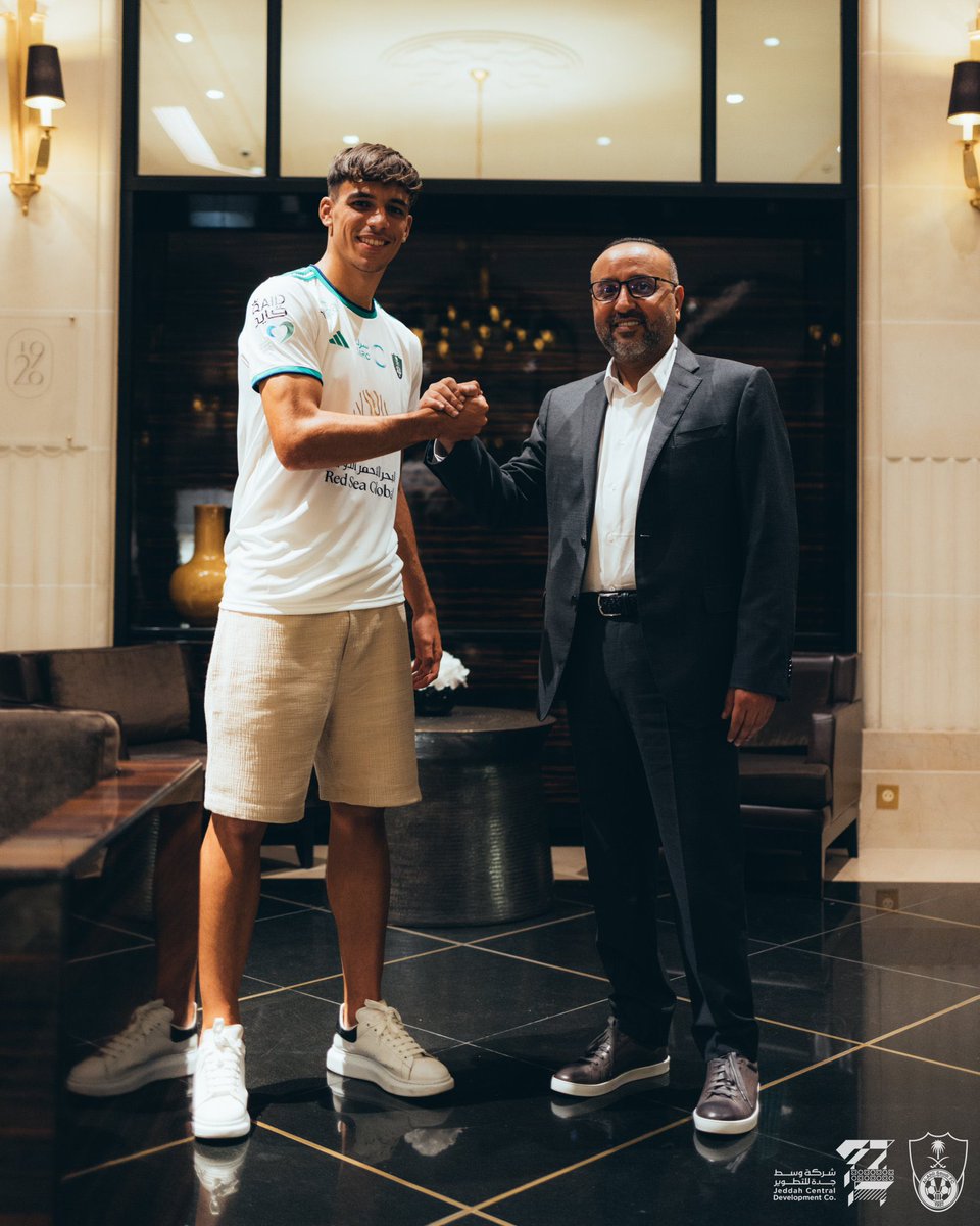 ALAHLI_FCEN's tweet photo. Bienvenido, Gabri! 💚

We are glad to announce the signing of Spanish midfielder Gabri Veiga, from Celta Vigo, on a 3-year deal

#VeigaToAlahli https://t.co/R5I1v95zFn