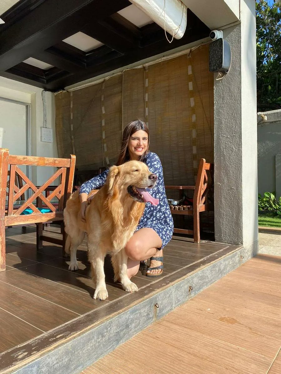 #MedhaRana's pawdorable pictures with her furbaby we are totally in love with!