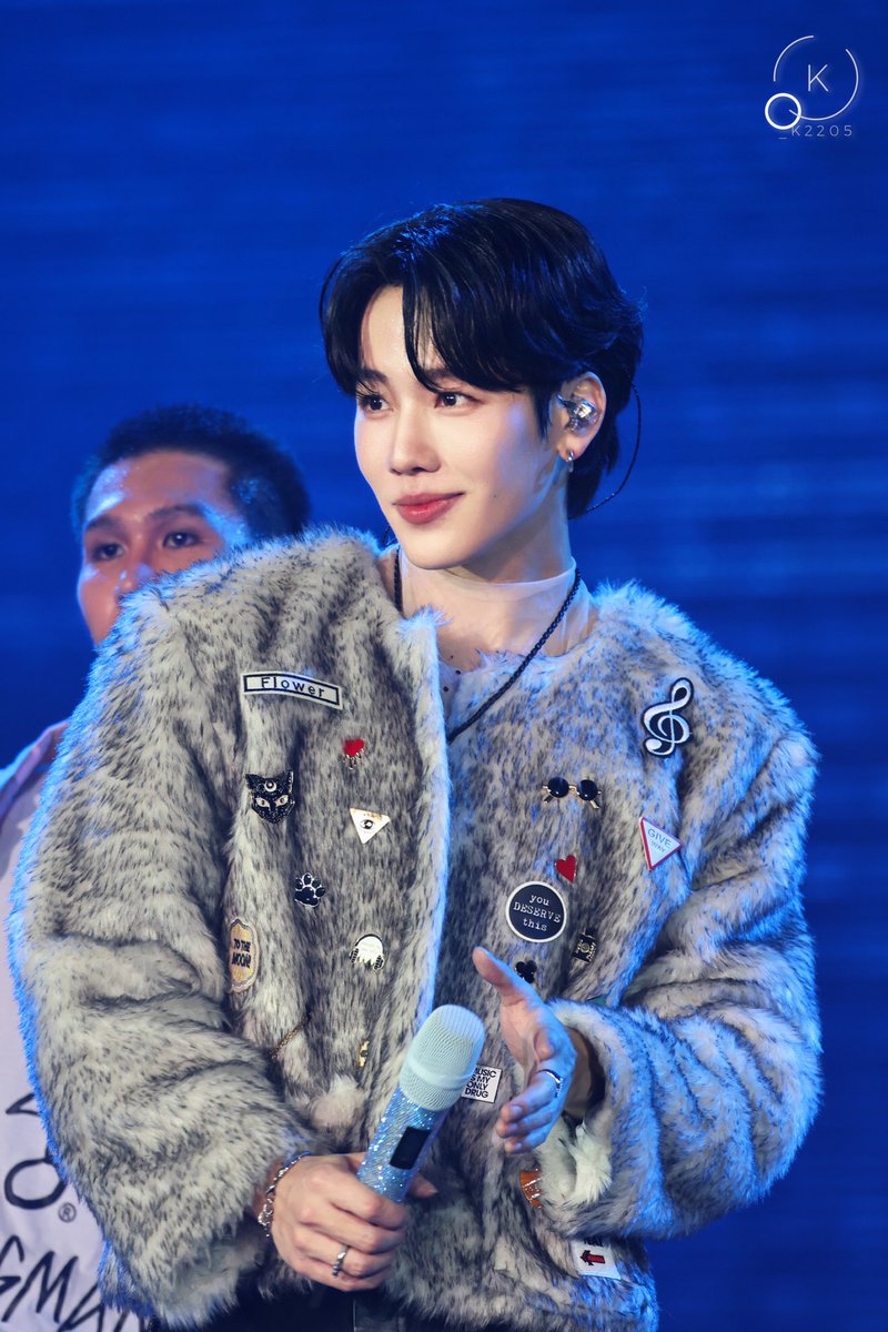 _k2205's tweet photo. ใครจะไม่หลงเสน่นี้ ~ 🥹✨

#WarismConcert_Day1
@warwanarat #warwanarat https://t.co/BDctFpna3B
