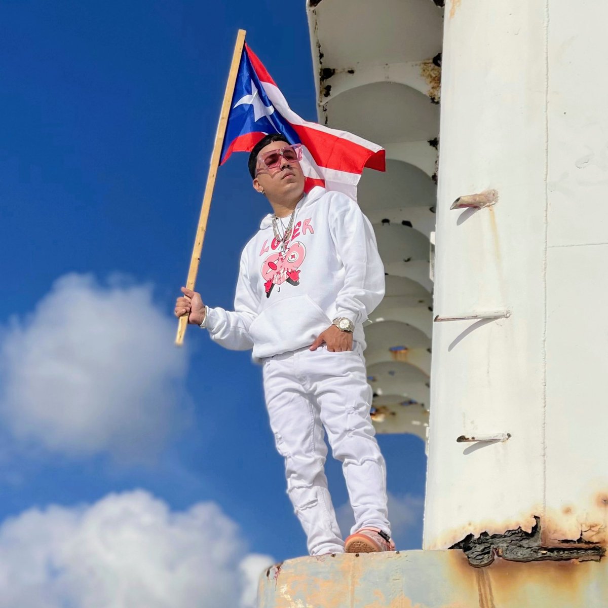 Zyronpr1's tweet photo. De la isla 🏝️ que enseñó al Mundo 🌎 a hacer Música 🎶 #PuertoRico https://t.co/qJs57al4Rz