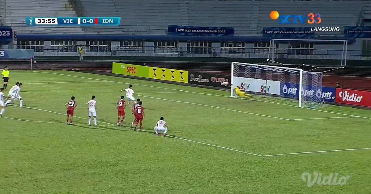 FaktaSepakbola's tweet photo. 34' Ernando Ari Sutaryadi berhasil menepis bola penalti Vietnam U23!

Skor masih 0-0. #TimnasDay 

Ayo fokus Garuda Muda! https://t.co/DXzKcVs5aE