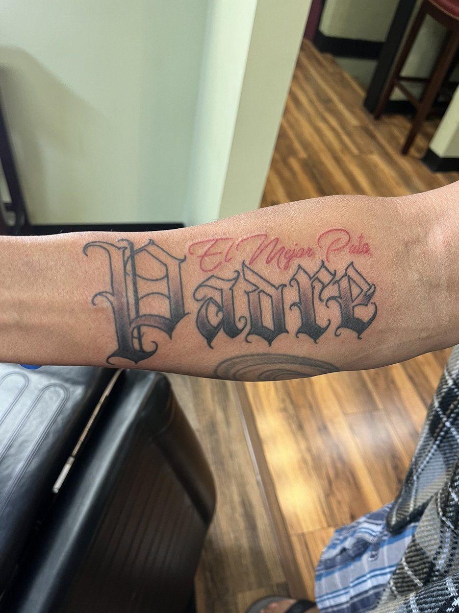 visions_gold's tweet photo. When your handwriting sucks but your lettering crushes🤷🏻‍♂️🫡 https://t.co/OfPjVYzM1K