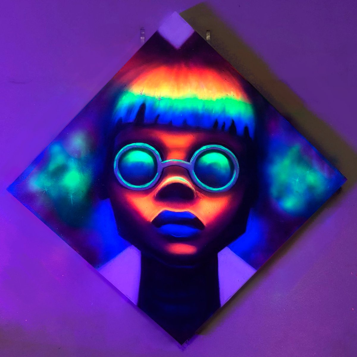 quadro feito com spray normal e fluor e uns detalhin de pincel ((: