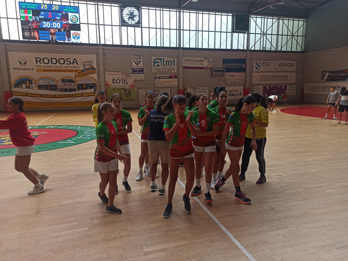 CB_ChapelaWeb's tweet photo. Nova vitoria das nosas míniminions infantís femininas,agora fronte ó cadete "B" da SAR (25-20). Moitas probas feitas por Tita neste encontro de pretempada. Seguimos aprendendo e medrando!!
#imoschapela #vermelloeverde #gominions #pinturasproa #sonolasetta https://t.co/iK1TcxQFnc