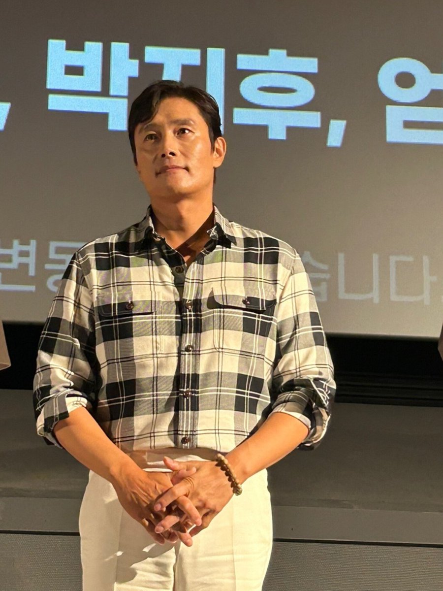 MAYB_H's tweet photo. 230826 영화 #콘크리트유토피아 무대인사 #이병헌

출처 롯데엔터테인먼트 트위터

#LeeByungHun #ConcreteUtopia https://t.co/ibdHWwN5rD