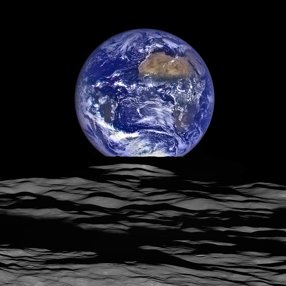 This looks so unrealistic but this view of Earth and Moon is actually real and captured by NASA's Lunar Reconnaissance Orbiter.