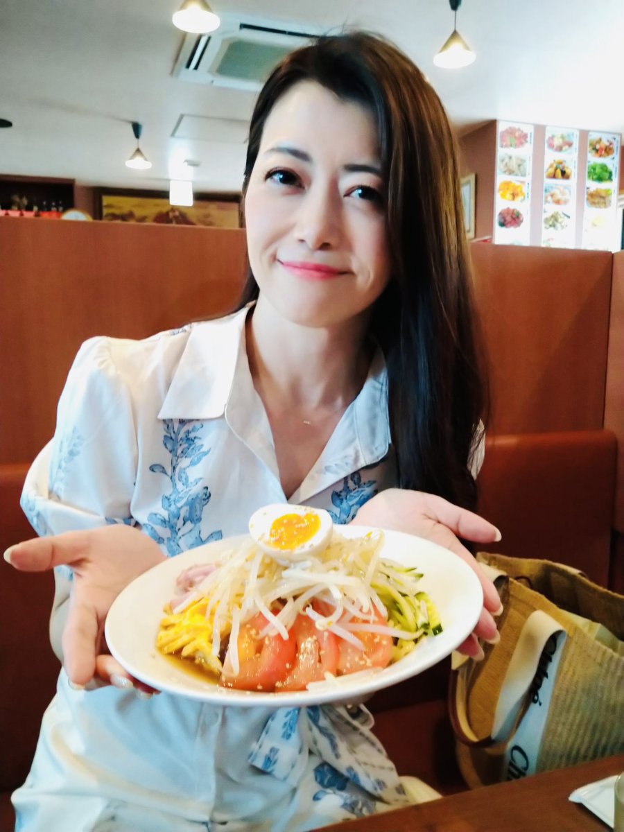 名古屋フェニックス個撮、オフ会にご参加下さった皆様、遠方や海外から、ありがとうございました^_^
来月も第4土曜です♡

ファンに公園で撮影して頂いた後に涼しい店内でごちそうになった冷やし中華は絶品🍜
八角で煮た肉も乗ってて具沢山🍅🥚🥒
麺もモチモチ〜！
並ばずに入れる美味しい台湾料理店♪ https://t.co/TEBYUg5u5q