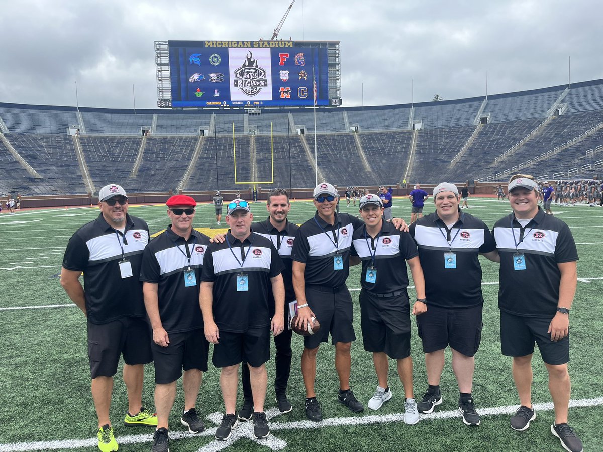 Offensive Staff at the Big House! <a href="/mschett/">Coach Schettler</a> <a href="/romtanderson/">Tom Anderson</a> <a href="/joey__schneider/">Joe Schneider</a> <a href="/brant_arendts/">Brant C. Arendts</a> <a href="/Brynaert_Taylor/">Taylor Brynaert</a> <a href="/RomeoFootball/">RomeoFootball</a>
