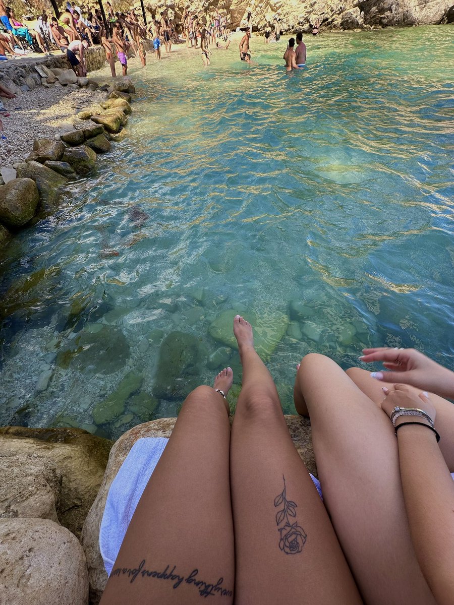 sxuxaa's tweet photo. life is good 🐚 https://t.co/hgQN7dEUG4
