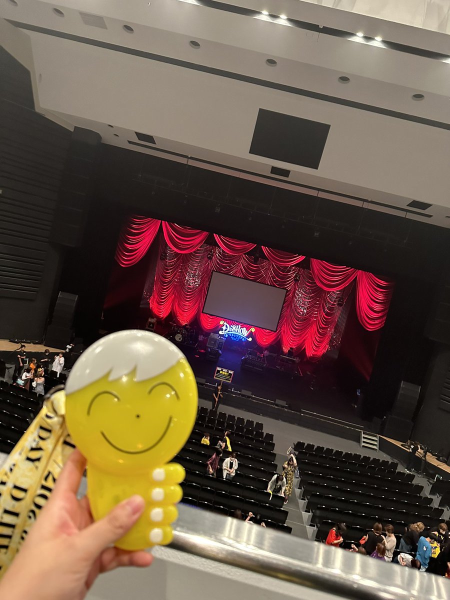 bb_pen's tweet photo. 久しぶりのテソン🥹
始まった瞬間、この時を待ってた…って思ったら涙止まらなかった。

2階席のドセンター1列目…こんな見やすい席で6年振りのテソンを見れて良かった🥹

#DなSHOW https://t.co/2zrPzXG9jl