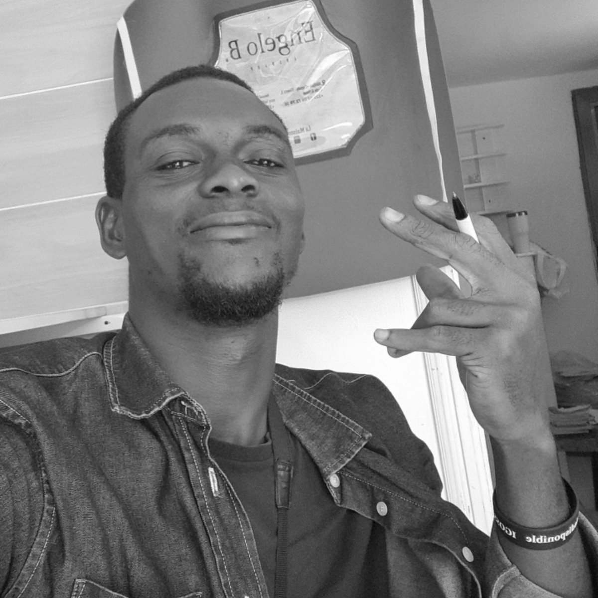 byarault's tweet photo. #NouvellePhotoDeProfil https://t.co/JmPtj0oydo