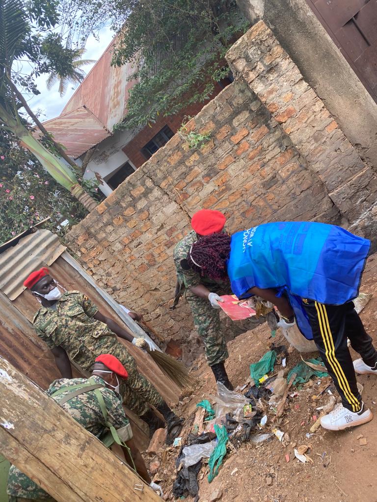 RctKyambogo's tweet photo. Today was amazing. We joined @RotaractKibuli on their project dubbed Clean Up in partnership with @makindye_rct, @RCTmakindyeWest, @RctLubowa and @RotaryKibuli in Kibuli.
#CleanUpproject
#createhopeintheworld https://t.co/z8KKZP3TRS