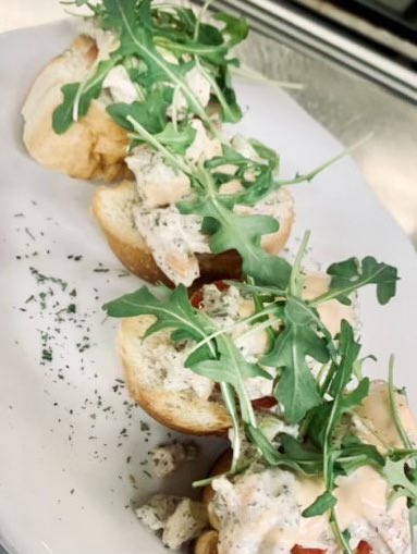 Anthonysdunkirk's tweet image. ✳️Saturday/Sunday Shenanigans✳️
Open at noon.  A/C is on blast.  Games are on.  Food is delicious, company is always great and drinks are cold!  

#washingtonnationals  #linecook #livelocalmd #hiring #hiringnow #lunch #darts  #nfl #saferide #nowhiring #nflpreseason #cornhole