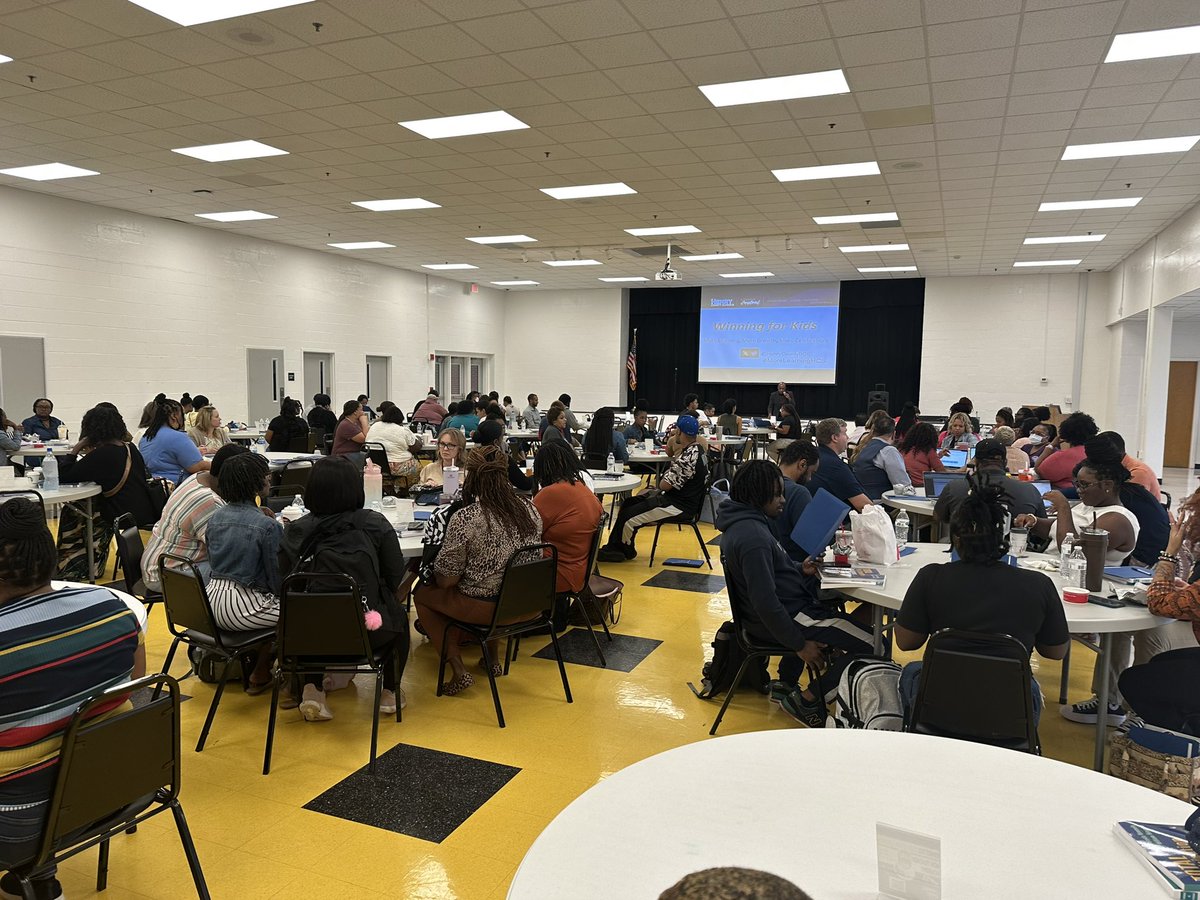 KeshaMuhammad3's tweet photo. It’s Saturday morning, and we have a packed house as teachers and leaders are here to engage in learning that will allow us all to do More Learning…More Growing…and More Celebrating! @TermerionMLakes @AkbarEducates @robininhampton https://t.co/Lrl1d7WNI8