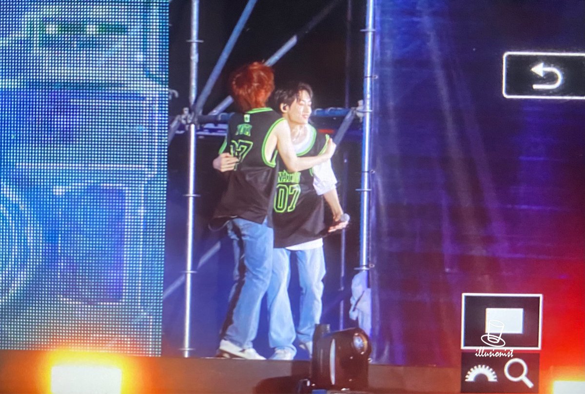 dsgpics's tweet photo. Yuwin hugging ❤️‍🩹

https://t.co/TmLNeyGn4a