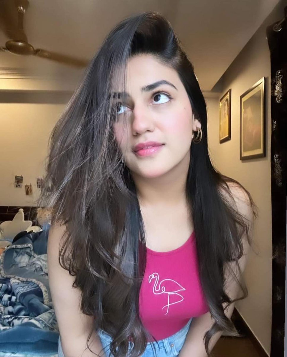 ضائقه ومحتاجة فلوس ومستعده اسلم جسمي لمن يساعدني