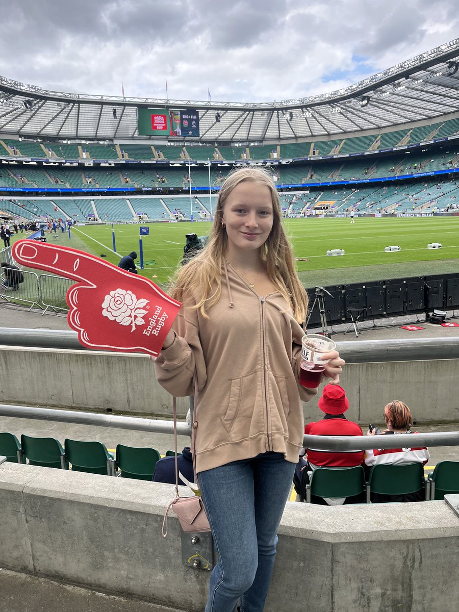 HeneghanBrooke's tweet photo. 🏴󠁧󠁢󠁥󠁮󠁧󠁿🌹❤️ #matchdayguinness https://t.co/aAPylcFFeN