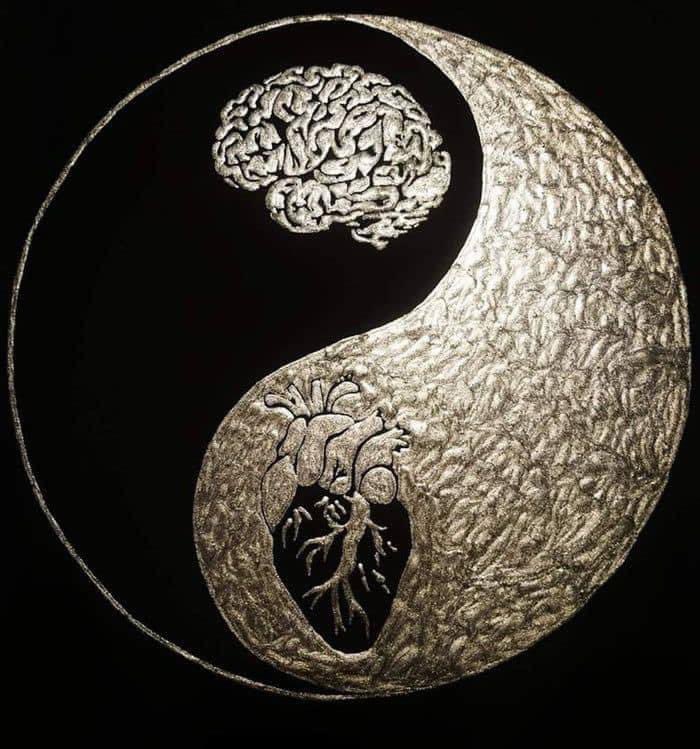 Хүн АРГА БИЛИГ хоёроос бүрэлддэг.
Арга - ТАРХИ 🧠
Билиг - ЗҮРХ ❤️‍🔥

Тархи хөгжих нь сайн боловч , сэтгэл зүрхээ гээчихвэл амин чухал талаа алдах нягууртай гэнэм … 

📖📚