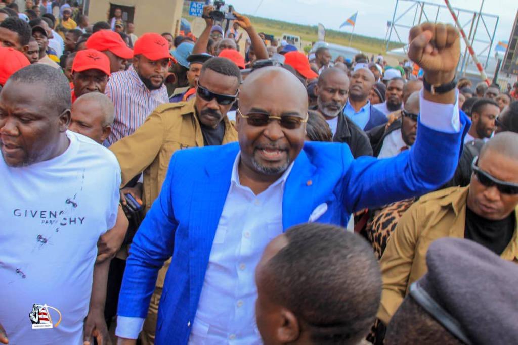 ART_Parti_RDC's tweet photo. Kolwezi, le point levé, le Sénateur Michel Kanyimbu. On vous souhaite un bon week-end. @michel_kanyimbu https://t.co/w5odzIzTrB