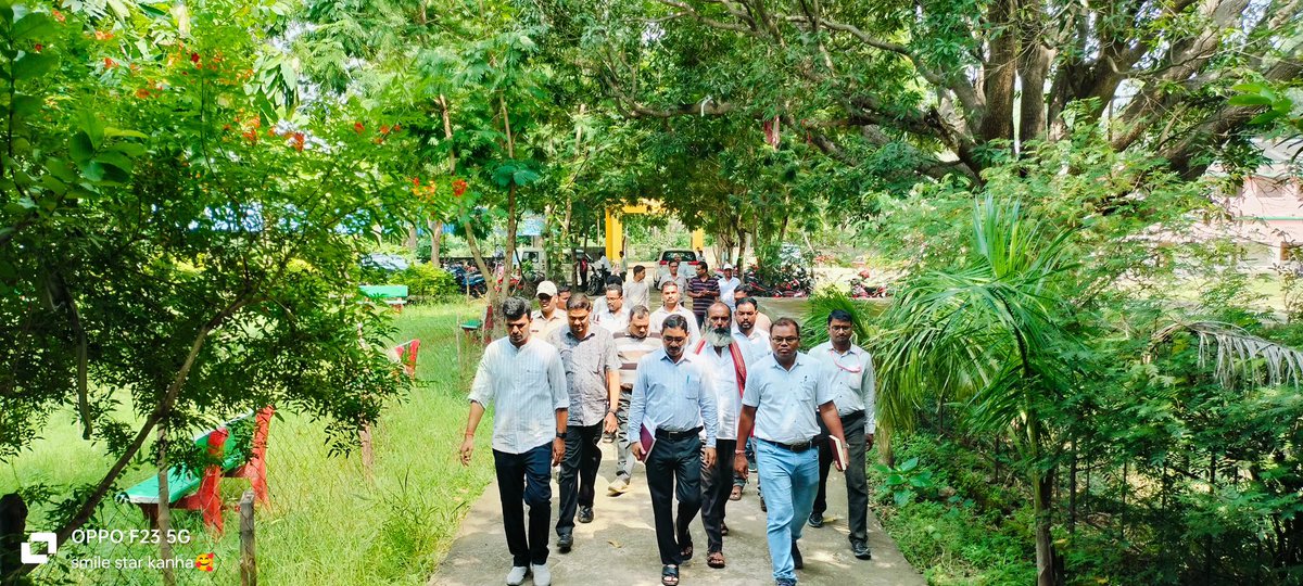 Deogarhdistadmn's tweet photo. Collector Deogarh, CDO ZP, Sub-Collector and BDO visited 9 colleges of Reamal and Tileibani blocks today for initiation of CMSA works under 5T. 
College faculty, students, PRI members were involved in the consultation process. Work to be started soon. https://t.co/Hv3HuPaNRA