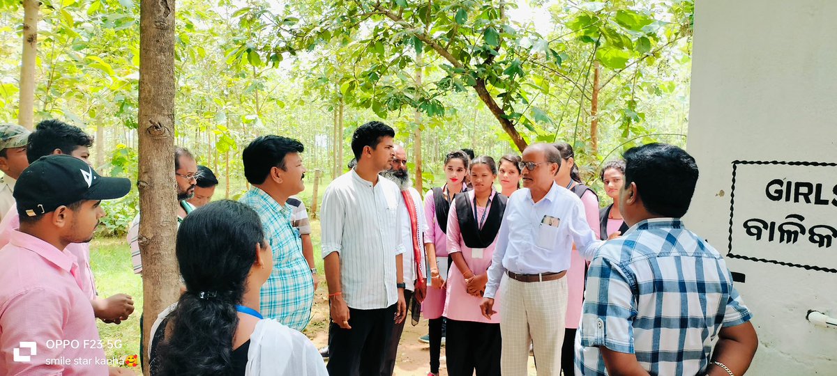 Deogarhdistadmn's tweet photo. Collector Deogarh, CDO ZP, Sub-Collector and BDO visited 9 colleges of Reamal and Tileibani blocks today for initiation of CMSA works under 5T. 
College faculty, students, PRI members were involved in the consultation process. Work to be started soon. https://t.co/Hv3HuPaNRA