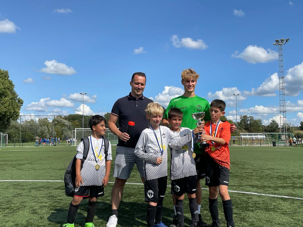 VCBenL's tweet photo. @asse_fc winnen trofee bij U10. Proficiat! https://t.co/8Q3EUOG81D