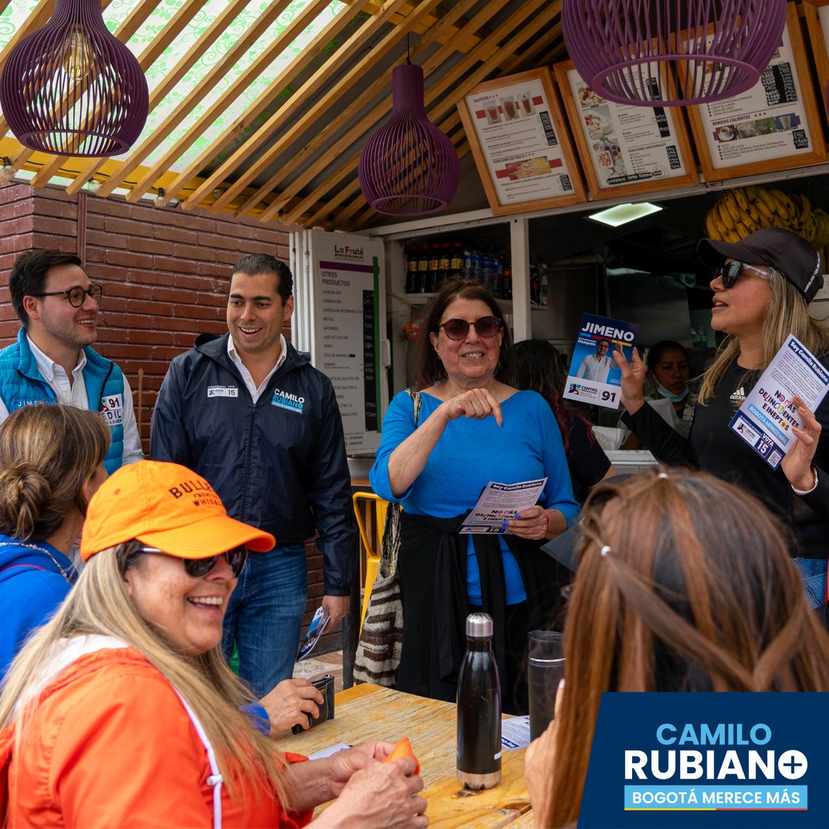 camilorubianobe's tweet photo. 🗣️🌆Caminamos hacia cada uno de ustedes, con el propósito de escuchar sus voces y entender sus necesidades. Porque la política es una construcción colectiva. #BogotáMereceMás. 1️⃣5️⃣💙#CD15 #AlConcejo #BogotáMereceMás #VOTACentroDemocratico