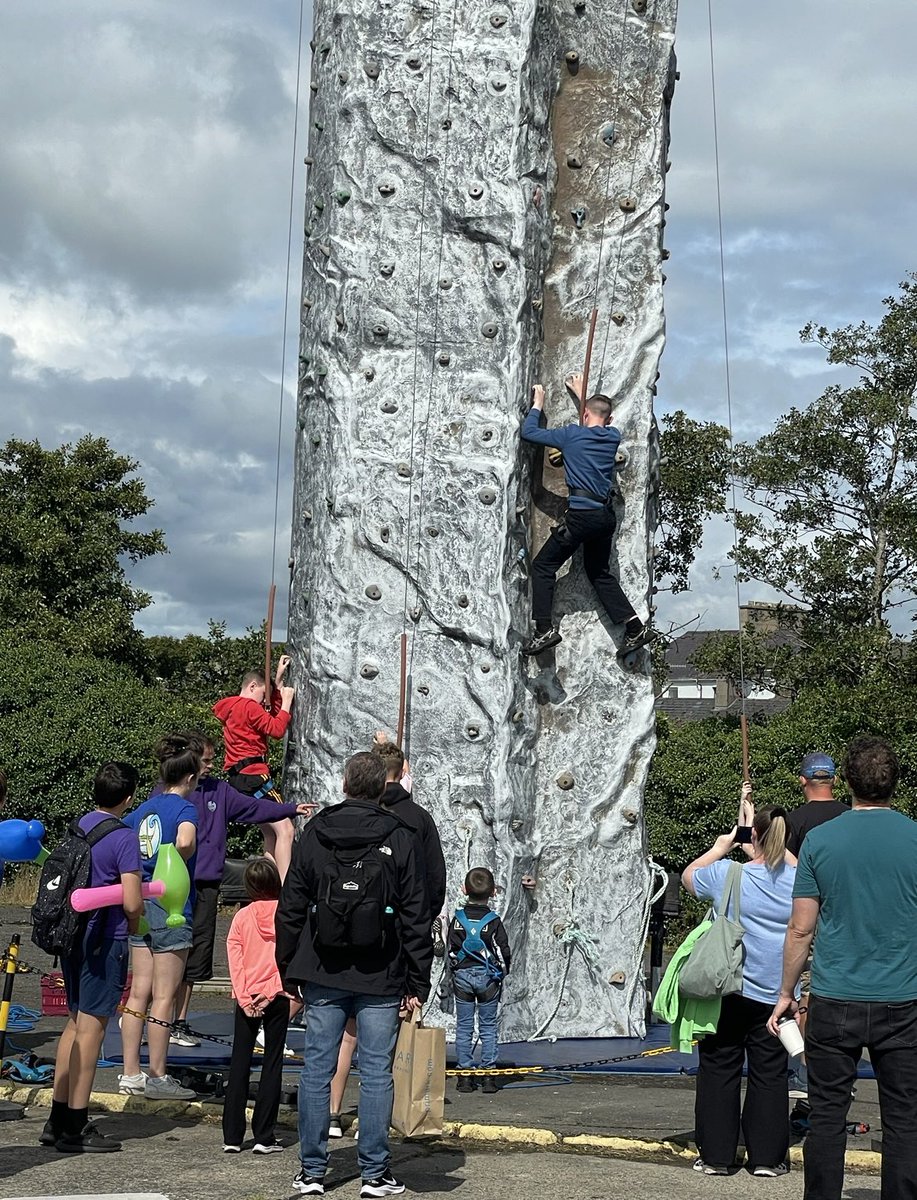 arbourhousing's tweet photo. Lots happening today at Newry Water Festival and a fantastic turn out from the community @nmdcouncil #tbuc #sharedcommunities #sharedhousing https://t.co/oXmd9zVlGp
