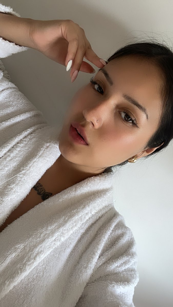 Moly_Watson's tweet photo. Don't miss my new post!!!  Every time you make me think about you, I remember just that https://t.co/v742q8lyKI https://t.co/TQb5gFYbj5