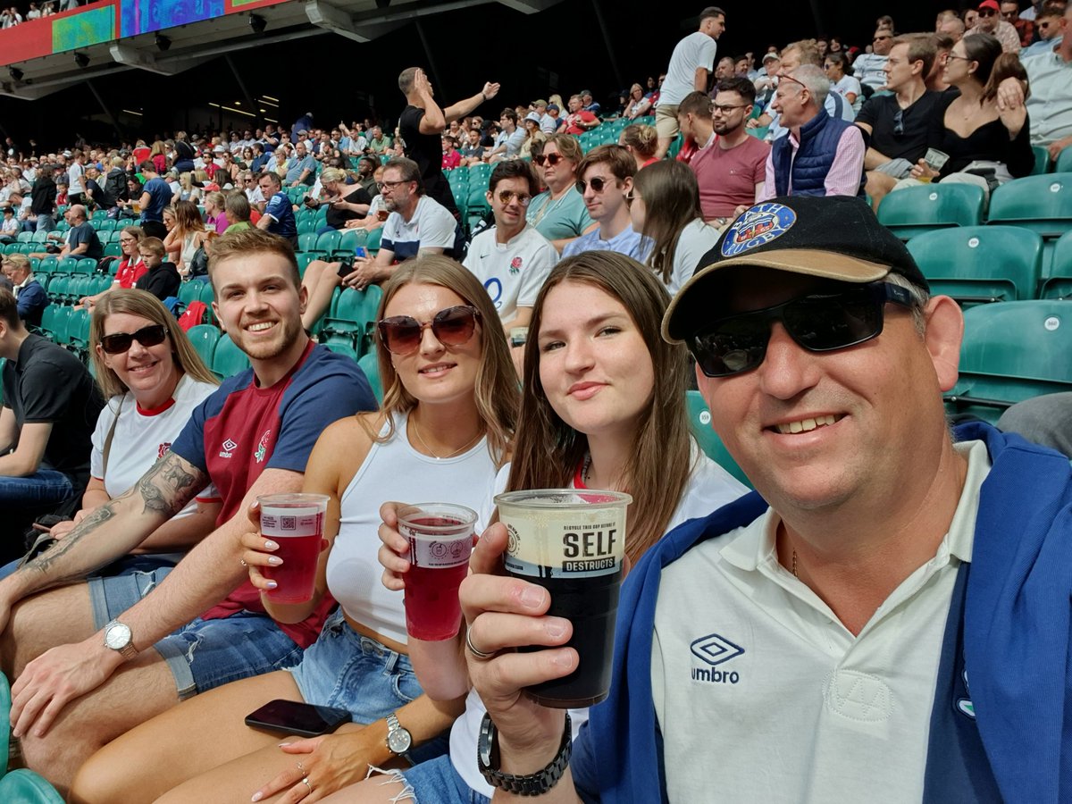 jollins65's tweet photo. #Guinness come on England https://t.co/jfz3JCUpY8