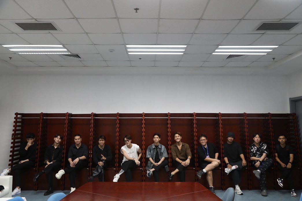 nanon_diary's tweet photo. [260823] conancnz IG post
Nanon - TideverseMusicFestival #TideverseMusicFestival

—
ชิงเต่า Super Band 💙🔥

NANON IN QINGDAO
#TideverseMusicFestivalxNNN 
#mynameisnanon https://t.co/y1cFy77GvX