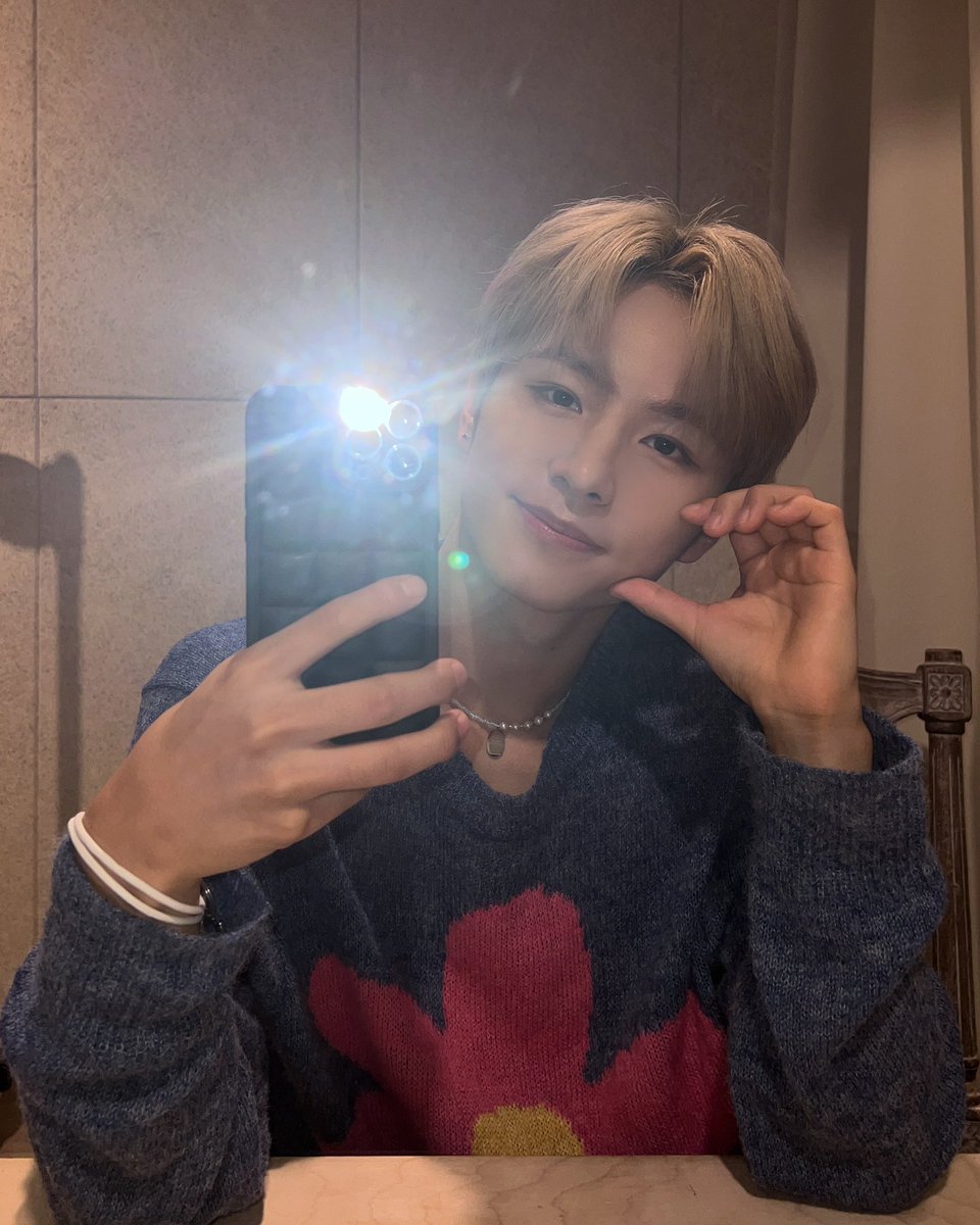 [#레비]

💛🤍

#LEV #레비 #レビ