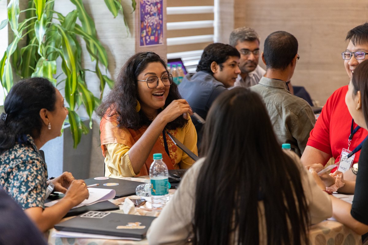 Hey, educators! Have great advice for teaching Scratch or <a href="/ScratchJr/">ScratchJr</a>? Let the world know! 📣 Submit your best tips, tricks, and advice to us for the chance to be featured on our social media channels and blog for #BacktoSchool season. ow.ly/Yq3V50PC7kN