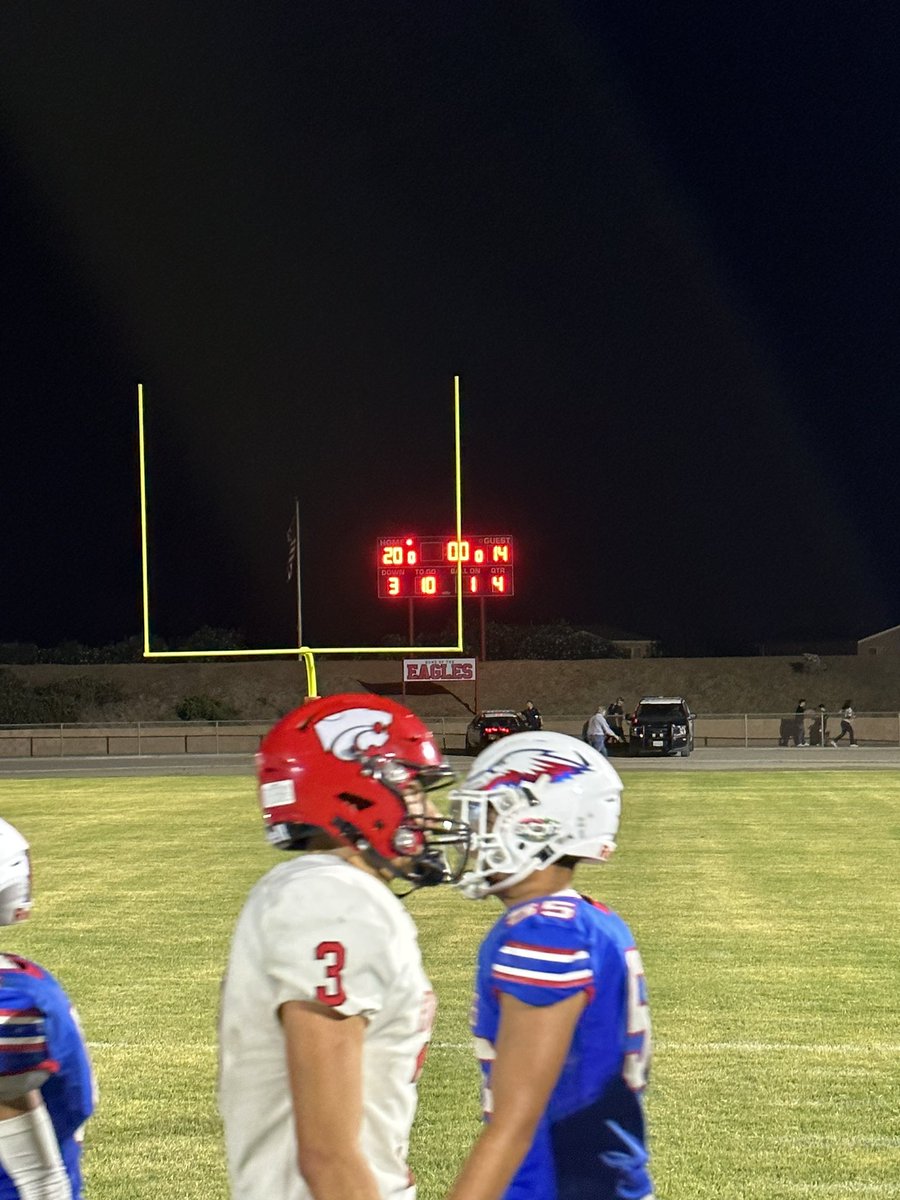 EAGLES WIN!!!
Firebaugh 20
Fowler 14
2-0 let’s gooooo!! 
Next week we host Caruthers High. 
🦅❤️💙🏈
