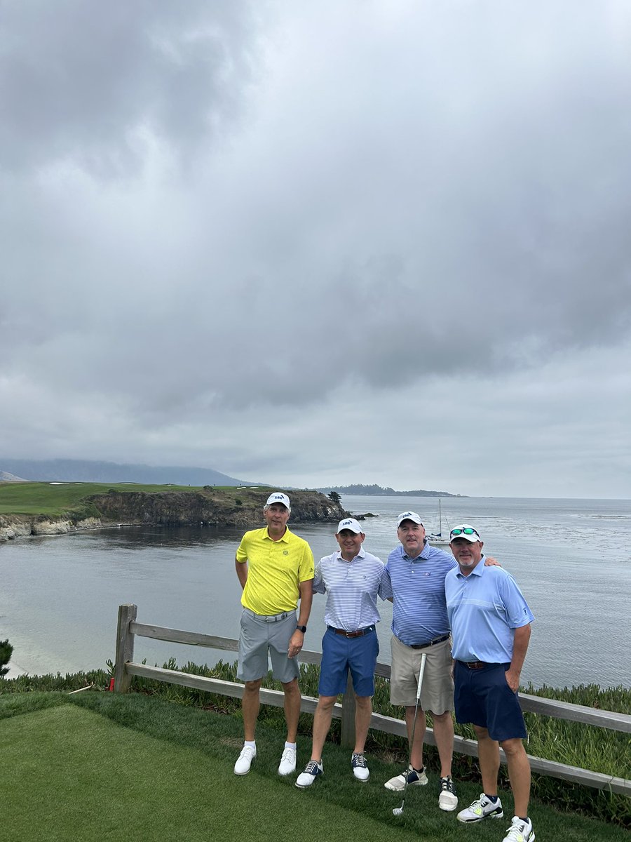 Mullikid's tweet photo. @PebbleBeachGolf yesterday was a great day for the 25th #screendooropen! @CallawayGolf https://t.co/0b55zoz9AF